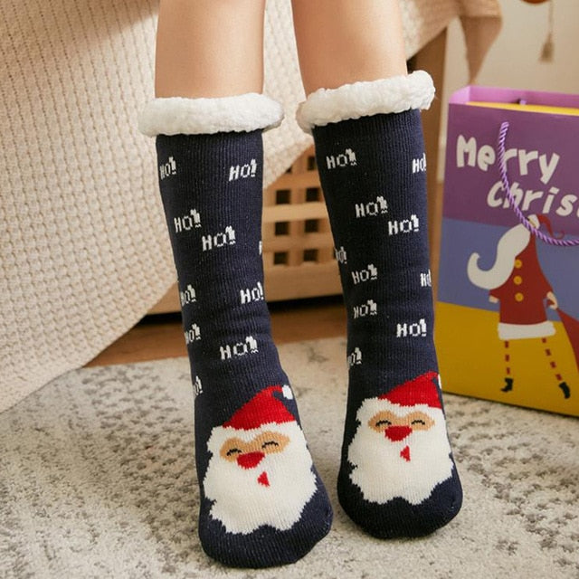 גרבי צמר ארוכים ומפנקים במגוון עיצובים