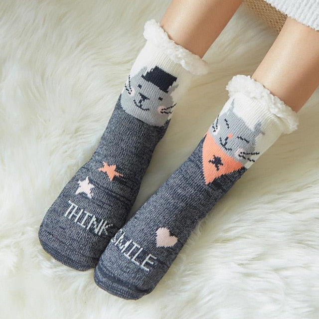 גרבי צמר ארוכים ומפנקים במגוון עיצובים