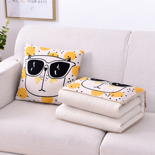 כריות מיוחדות במגוון סגנונות שהופכות לשמיכה מחממת