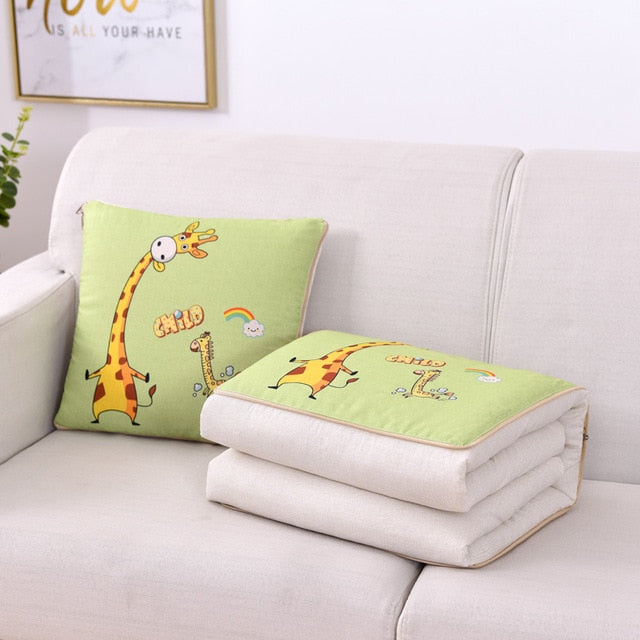 כריות מיוחדות במגוון סגנונות שהופכות לשמיכה מחממת